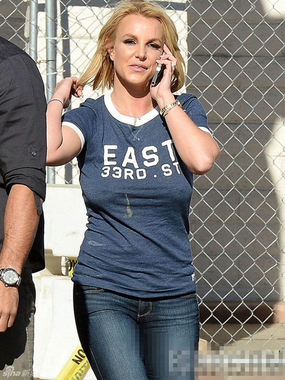 Britney Spears,thói quen xấu của sao,Britney Spears lôi thôi,Britney Spears luộm thuộm,Britney Spears mặc áo bẩn