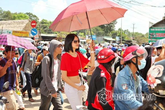 sao Việt, gái quê Lê Thị Phương, Lê Thị Phương chia tay chồng, Lê Thị Phương hờ hững eo thon, Lê Thị Phương thăm quan Khu du lịch Đại Nam