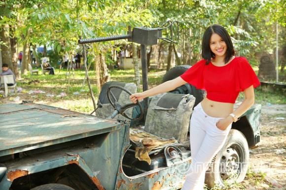 sao Việt, gái quê Lê Thị Phương, Lê Thị Phương chia tay chồng, Lê Thị Phương hờ hững eo thon, Lê Thị Phương thăm quan Khu du lịch Đại Nam