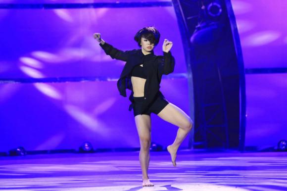 sao Việt, Quốc Thiên, Quán quân Vietnam Idol, Quốc thiên tút tát cho Uyên Linh, Quốc Thiên song ca cùng Uyên Linh, Thử thách cùng bước nhảy