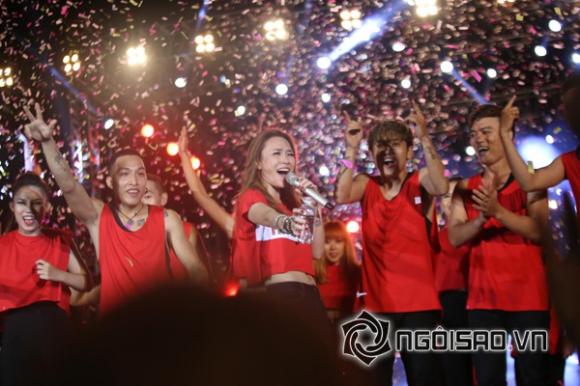 sao Việt, Mỹ Tâm, họa mi tóc nâu, Mỹ Tâm bật khóc, quốc tế khen ngợi liveshow Mỹ Tâm