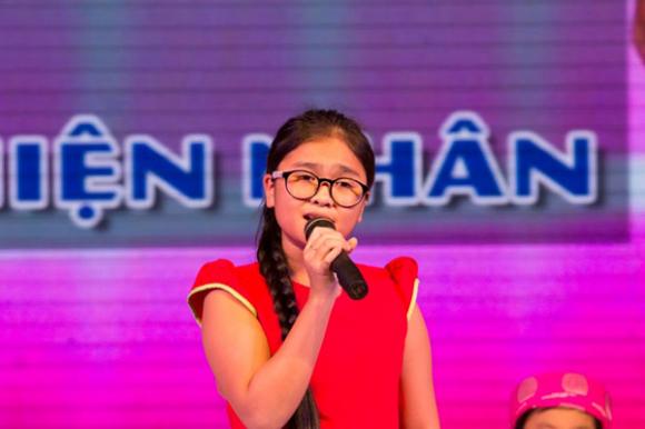 sao Việt, Cẩm Ly, vợ chồng Cẩm Ly, học trò Cẩm Ly, Thiện Nhân, Quán quân Giọng hát Việt nhí 2014, Thiện Nhân nhận học bổng Tài năng trẻ TP.HCM