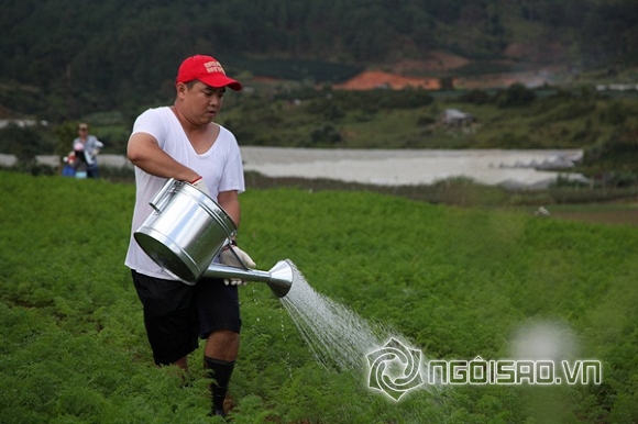 Thúy Hạnh,Suti,Suli,hai con Thúy Hạnh ngồi học bài