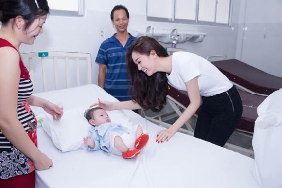 sao Việt, Khánh My, Khánh My đá đểu Ngọc Trinh, Khánh My giản dị, Khánh My làm Đại sứ