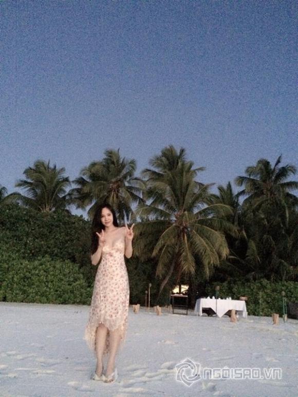 siêu mẫu Ngọc Bích khoe hàng hiệu, Ngọc Bích đính hôn với chồng đại gia, Ngọc Bích khoe ảnh hôn đàn ông lạ