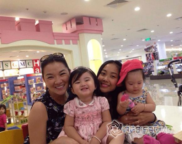 con gái Đoan Trang càng lớn càng xinh, con gái Đoan Trang giống bé Harper, bé sol nhà Đoan Trang, vợ chồng Đoan Trang