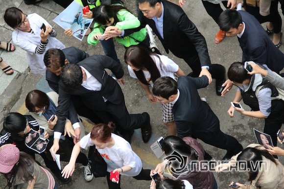Ha Ji Won, Ha Ji Won bị fans Việt bao vây, Ha Ji Won giữa rừng fans Việt, Ha Ji Won tại Việt Nam, Hoàng hậu Ki 