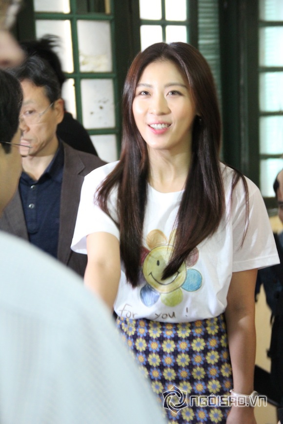 Ha Ji Won, Ha Ji Won bị fans Việt bao vây, Ha Ji Won giữa rừng fans Việt, Ha Ji Won tại Việt Nam, Hoàng hậu Ki 