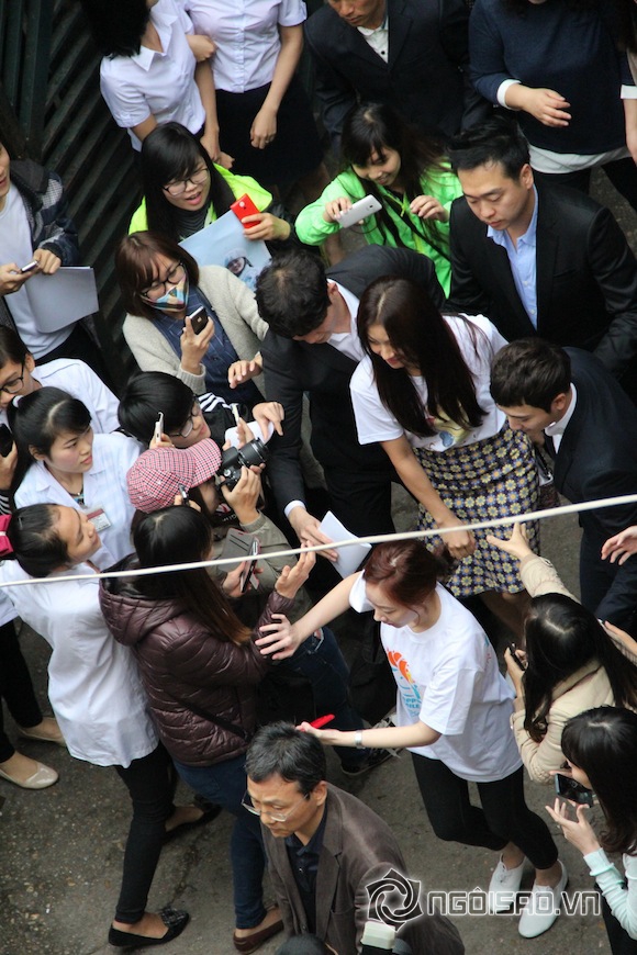 Ha Ji Won, Ha Ji Won bị fans Việt bao vây, Ha Ji Won giữa rừng fans Việt, Ha Ji Won tại Việt Nam, Hoàng hậu Ki 