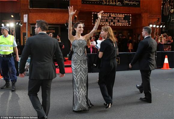 Angelina Jolie và Brad Pitt tại công chiếu phim, Angelina Jolie và Brad Pitt tại Úc, bộ phim Unbroken, gia đình nhà Jolie 