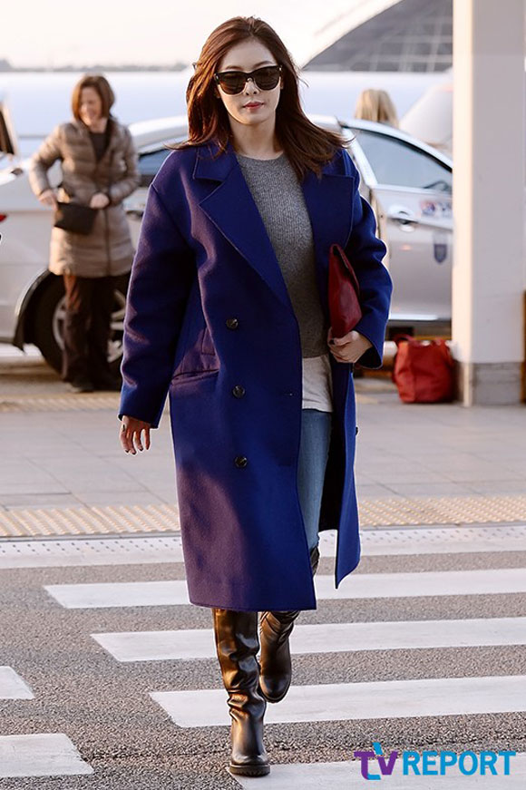 HyunA,style của sao,thời trang sân bay của HyunA,street style của sao,HyunA mặc kín đáo