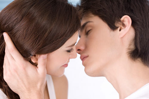 Nụ hôn,tiết lộ điều khủng khiếp ít biết về nụ hôn