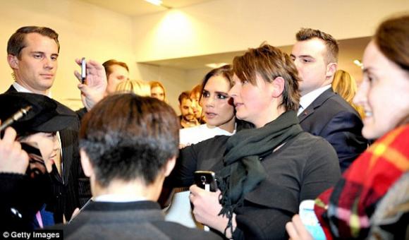 
Victoria Beckham gây sốt tại Manchester, Victoria Beckham sành điệu, gia đình Becks, con trai cả nhà Becks