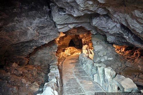 Hang động,hang động ở Nga,những viên 'kim cương' khổng lồ trong hang động ở Nga