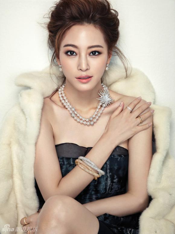 Han Ye Seul trên tạp chí,  Han Ye Seul khoe trang sức,  Han Ye Seul trên thảm đỏ, sao hàn
