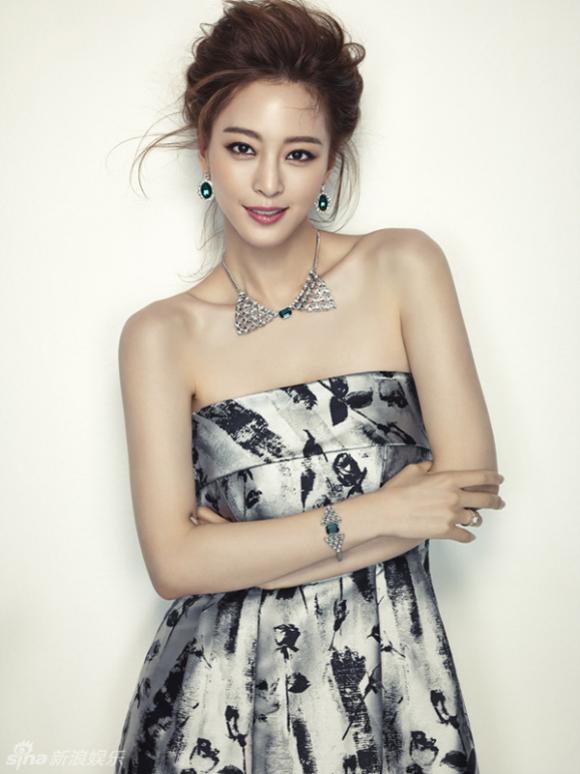 Han Ye Seul trên tạp chí,  Han Ye Seul khoe trang sức,  Han Ye Seul trên thảm đỏ, sao hàn
