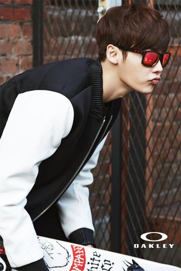 Lee Jong Suk sành điệu với kính, nam diễn viên đẹp trai Lee Jong Suk, Lee Jong Suk trên tạp chí
