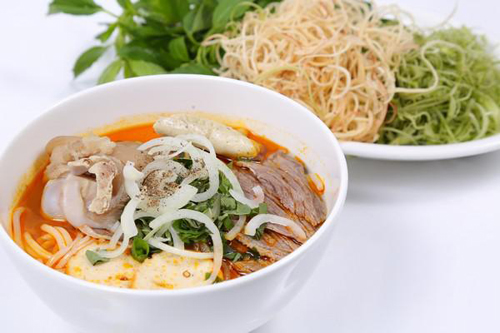 Vương Quốc Tôm, Món ăn ngon, Hủ tiếu Nam Vang, Bún Nom Banh Chok, Bún Thái