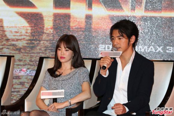 Song Hye Kyo và Takeshi Kaneshir, Song Hye Kyo xinh tươi tại họp báo, Song Hye Kyo và Kim Thành Vũ bộ phim The Crossing
