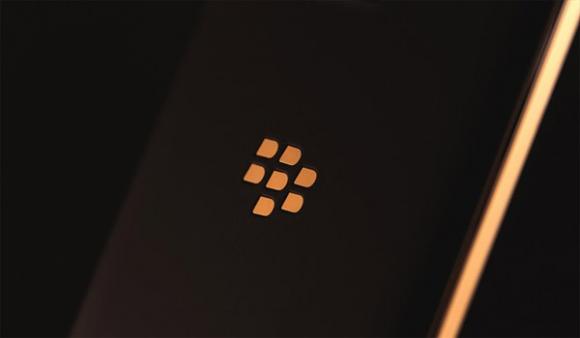 BlackBerry Passport, BlackBerry Passport mạ vàng, BlackBerry Passport mạ vàng nguyên khối