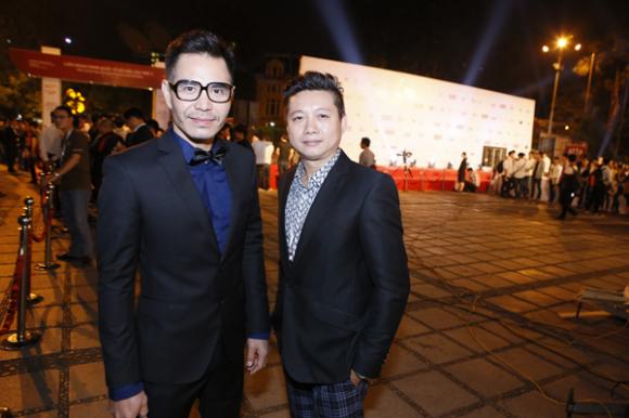 sao Việt, diễn viên Trung Dũng, Trung Dũng thừa nhận giới tính, Trung Dũng lịch lãm trên thảm đỏ, Liên hoan phim quốc tế Hà Nội lần 3