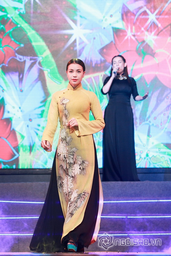 Sao việt,sao viet,á hậu trà ngọc hằng,ca sĩ trà ngọc hằng,trà ngọc hằng lái xe bạc tỷ