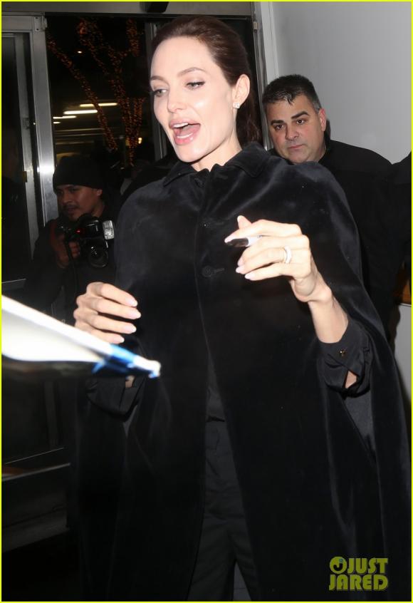 Angelina Jolie, Angelina Jolie bị tai nạn, Angelina Jolie mệt mỏi