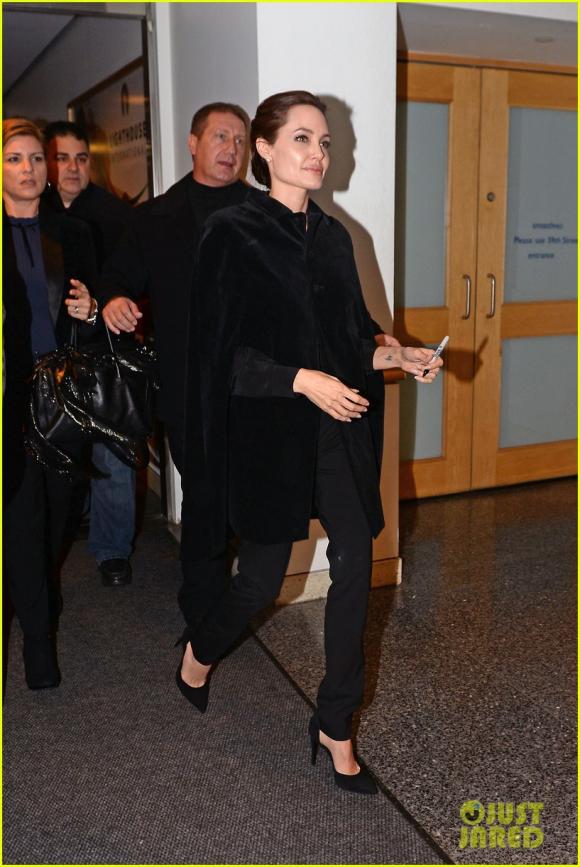 Angelina Jolie, Angelina Jolie bị tai nạn, Angelina Jolie mệt mỏi