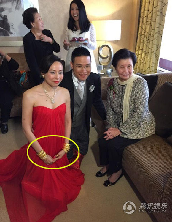 Tô Vĩnh Khang,Phùng Thúy San,vợ Tô Vĩnh Khang đeo nhiều vòng vàng,đám cưới của Tô Vĩnh Khang