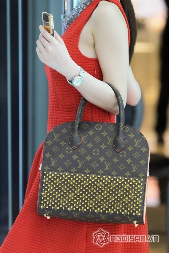 Angela Phương Trinh, Angelina Jolie, Phương Trinh đụng túi Jolie, Phương Trinh dùng túi Louis Vuitton 