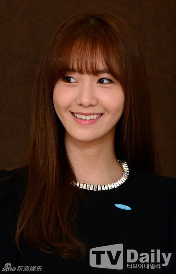 Yoona lộ bọng mắt nheo nheo, Yoona đẹp tự nhiên, Yoona SNSD, thời trang của Yoona
