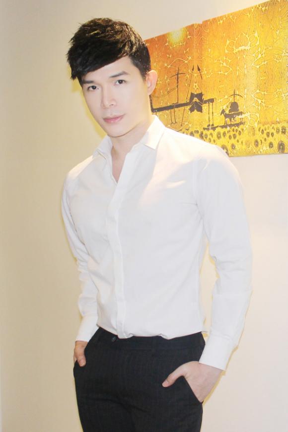 sao Việt, Nathan Lee, Nathan Lee đeo nhẫn kim cương, Nathan Lee hát tiếng Anh, Nathan Lee đốn ti khán giả Hàn