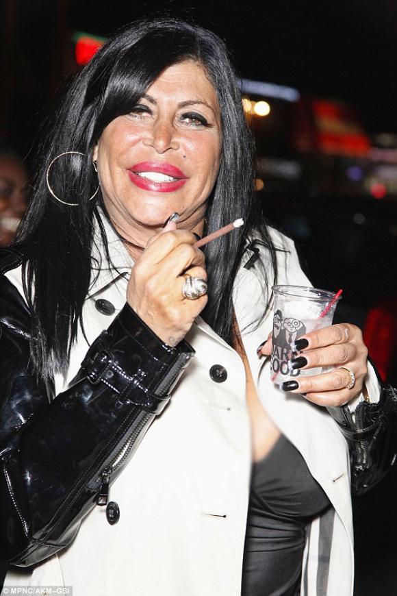 Sao truyền hình Mỹ, Angela Raiola, Big Ang, dao kéo quá đà