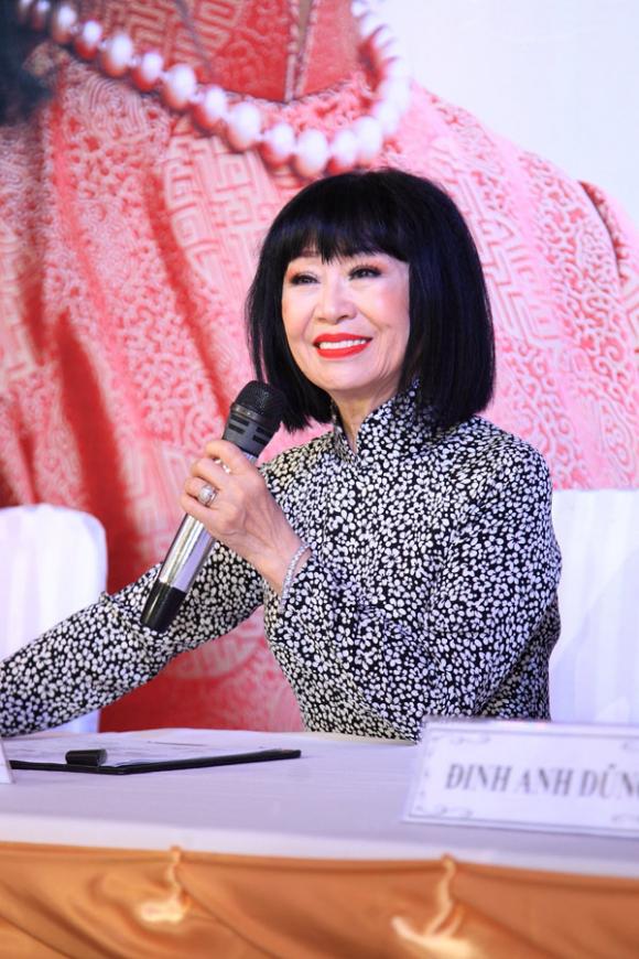 sao Việt, Danh ca Bạch Yến, Bạch Yến về nước, Bạch Yến làm liveshow ở tuổi 72