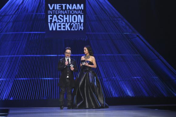 sao Việt, Huyền Ny, tình cũ Đan Trường, Huyền Ny gây sốc tên thảm đỏ thời trang