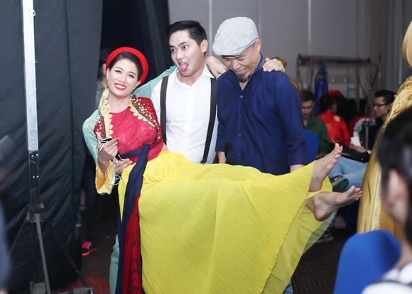 Sao việt,sao viet,người mẫu trang trần,diễn viên trang trần,sao việt toàn năng,đêm nhạc dân gian