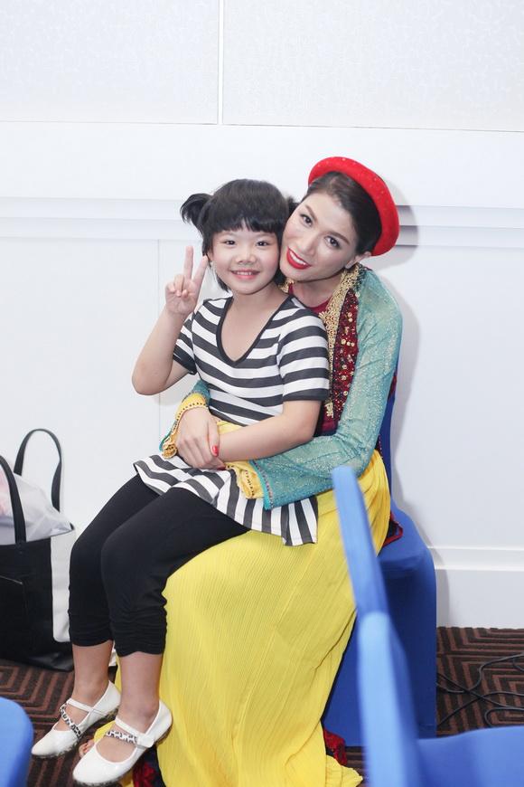 Sao việt,sao viet,người mẫu trang trần,diễn viên trang trần,sao việt toàn năng,đêm nhạc dân gian