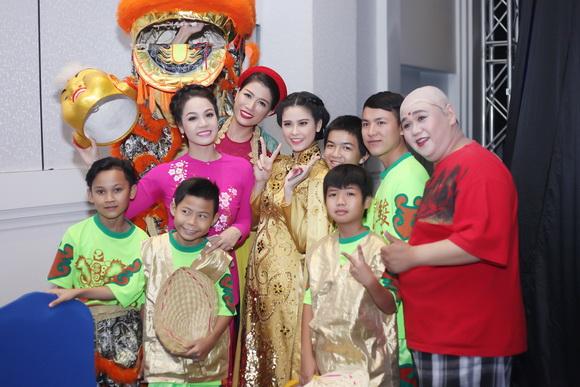 Sao việt,sao viet,người mẫu trang trần,diễn viên trang trần,sao việt toàn năng,đêm nhạc dân gian