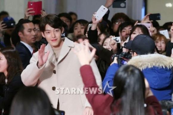 Kim Woo Bin đẹp trai tại sự kiện, Kim Woo Bin gây sốt với người hâm mộ, Kim Woo Bin trên tạp chí
