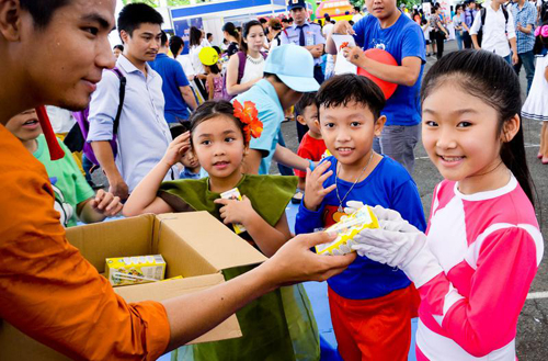 Comic Con Nhí, Tê Giác, Hoàng Bách
