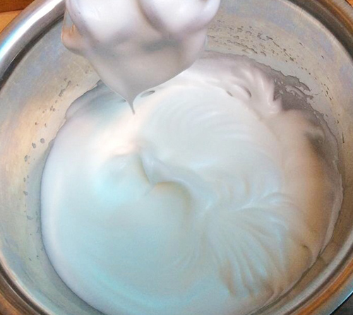 Giáng sinh,lễ giáng sinh,giáng sinh làm bánh gạo,bánh gạo cuộn dâu tây