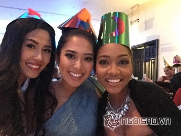 Nguyễn Thị Loan,Nguyễn Thị Loan diện áo dài,Nguyễn Thị Loan dự tiệc Giáng sinh,Miss World 2014