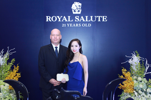 Quỳnh Nga, Cá sấu chúa, Royal Salute 21