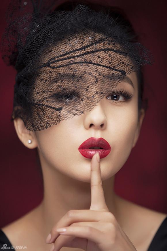 Đồng Lệ Á,Đồng Lệ Á đẹp,Đồng Lệ Á tóc xù,Đồng Lệ Á kết hôn,Đồng Lệ Á cá tính,Đồng Lệ Á bìa tạp chí,Đồng Lệ Á ảnh đẹp