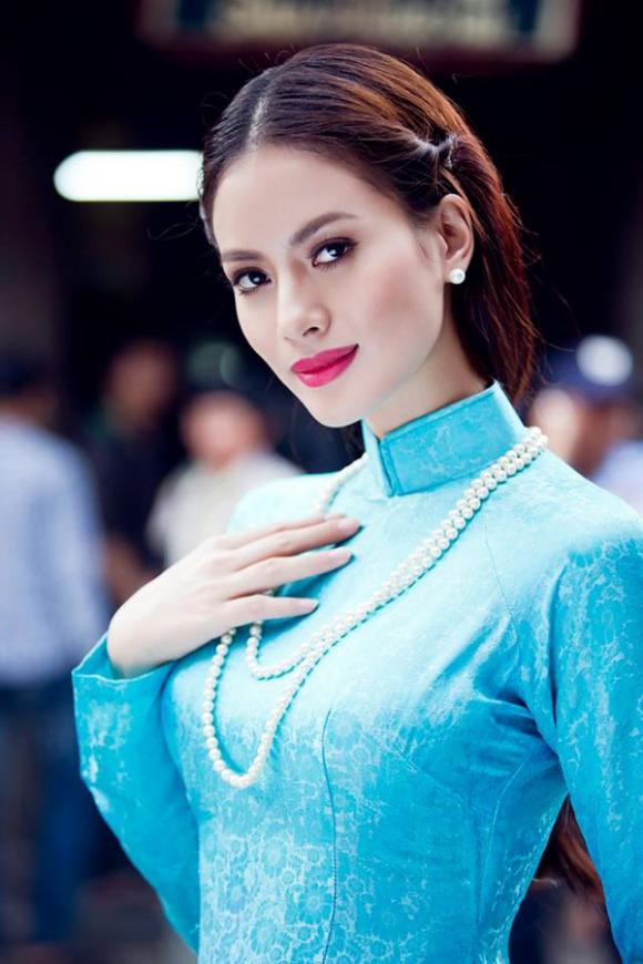 
người mẫu Như Vân, Như Vân duyên dáng với áo dài, Như Vân đóng phim 
