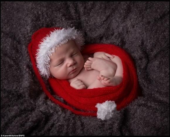 ảnh thiên thần say ngủ, thiên thần Noel, bé sơ sinh noel, ảnh ngắm bé sơ sinh, Giáng sinh