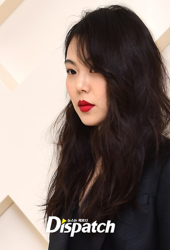 
Kim Min Hee bị soi đi giày rộng, Kim Min Hee trên tạp chí, vẻ đẹp của Kim Min Hee, sao Hàn