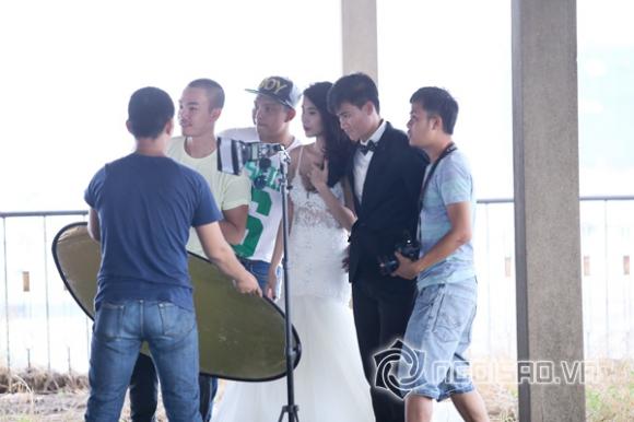 sao Việt, Thủy Tiên, vợ chồng Thủy Tiên – Công Vinh, hậu trường chụp ảnh cưới của Công Vinh - Thủy Tiên, MV Happy Wedding