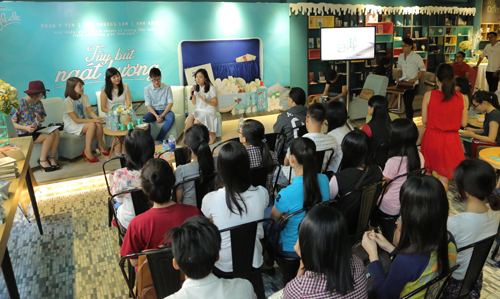 Tùy bút ngát hương, Hội sách, Phan Ý Yên, Nhà văn Anh Khang