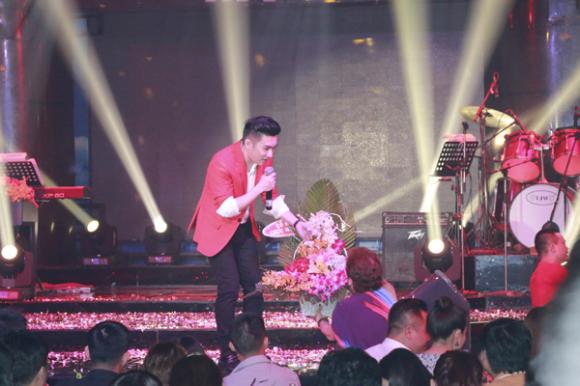 sao Việt, Quang Hà, bạn gái Quang Hà, Quang Hà tất bật chạy show, album Quang Hà